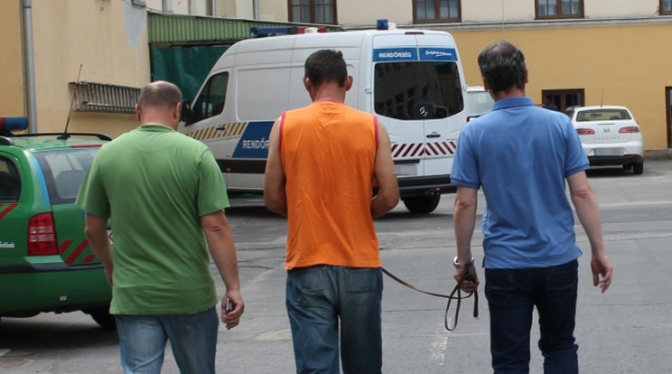 Elfogták a gyanúsítottakat /Fotó: police.hu
