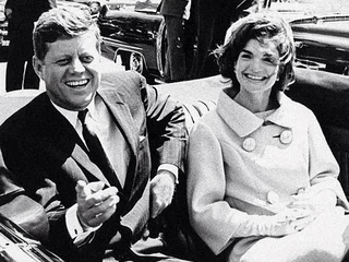 John F. Kennedy chciał wrócić z oparciem pieniądza na kruszcu. Jego śmierć położyła kres tym planom