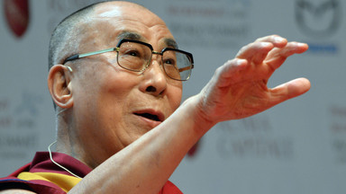 Dalajlama przestrzega: technologia "może nas zniewolić"