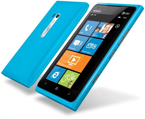 Mimo błędu w oprogramowaniu najwyraźniej Lumia 900 chwyciła w USA