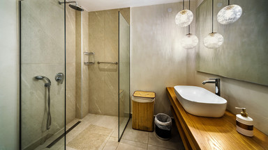Świetne rozwiązanie do nowoczesnej łazienki. Prysznice typu walk-in są coraz częściej wybierane