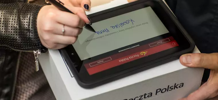 Poczta Polska wysyła listonoszy z tabletami. Mają proponować ludziom kredyty