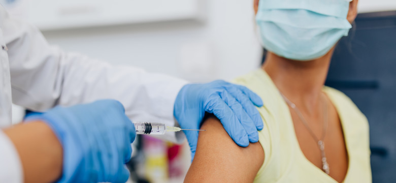 Obowiązek czy dobrowolność szczepień? Sondaż: Polacy podzieleni