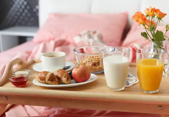 Czy można zwlekać ze śniadaniem? Jak długo po wyjściu z łóżka powinieneś zjeść