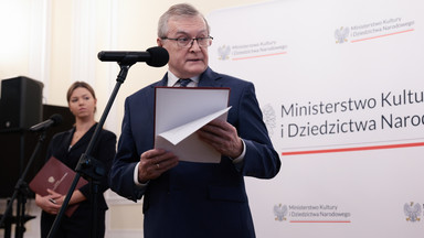 "Trwa skok PiS na stanowiska". Minister Gliński nie czeka na następcę, ruszył po kinematografię