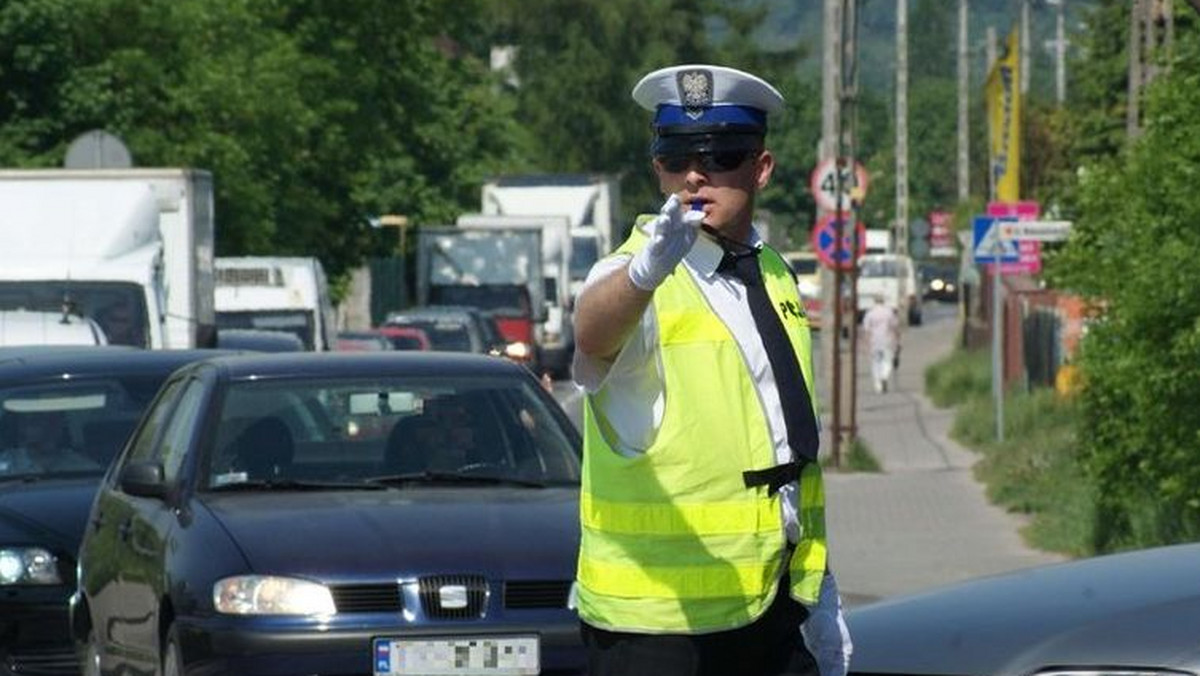 Na Drodze krajowej nr 77 w Gorzycach k. Tarnobrzega na Podkarpaciu doszło do tragicznego wypadku. Trasa była zablokowana w środę wieczór przez ponad dwie godziny, po tym jak motocyklista potrącił pieszego.