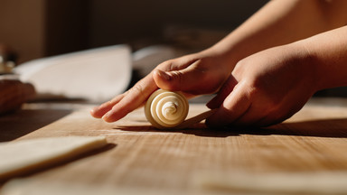 Pikantne croissanty z łososiem polecają się nie tylko na śniadanie