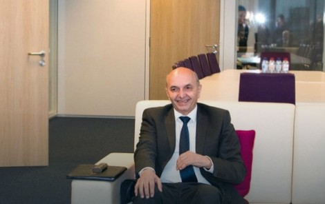 Isa Mustafa, kosovski premijer