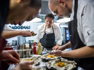 Branża gastronomiczna jest jedną z tych, która ucierpiała najmocniej z powodu pandemii koronawirusa. - Jeden klucz, który chroni w mojej ocenie i daje nadzieję dla wybranych restauracji, to właśnie wysoka jakość i zbudowana renoma – mówi restaurator Wojciech Modest Amaro.