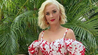 Katy Perry pozuje z pokaźnym ciążowym brzuszkiem. Artystka urodzi lada moment!