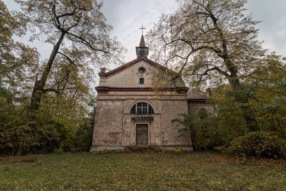 Opuszczony kościół ewangelicki, Stare Prażuchy