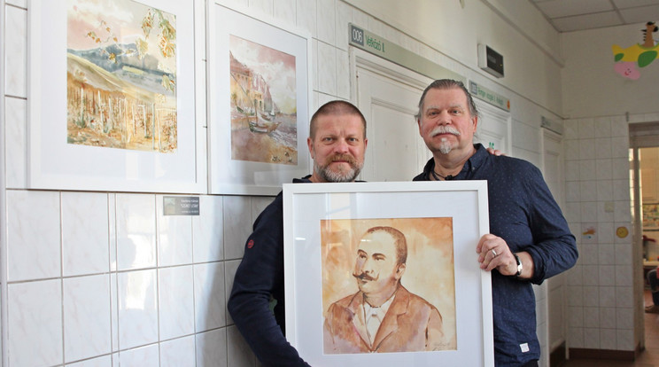 Szabó Győző (balra) és Gasztonyi Kálmán egy Teleki Zsigmond-portrét festett