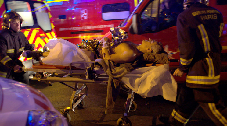 A párizsi lövöldözésekben és robbantásokban 128 civil halt meg - Fotó: MTI