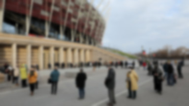 Zmiany w systemie szczepień na Stadionie Narodowym. Po kolejkowym chaosie