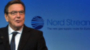 Były kanclerz Schroeder: Rosja jest na drodze ku demokracji