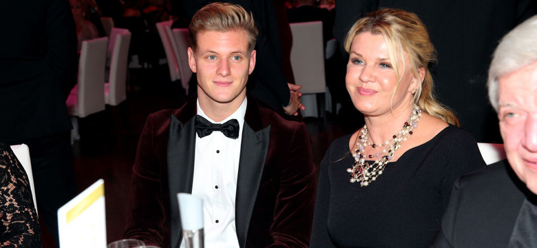 Dawno niewidziana żona Michaela Schumachera towarzyszyła synowi podczas gali w Niemczech