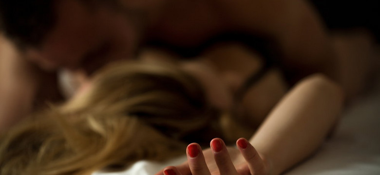 Sypiając z żigolakiem, czyli dlaczego kobiety płacą mężczyznom za seks