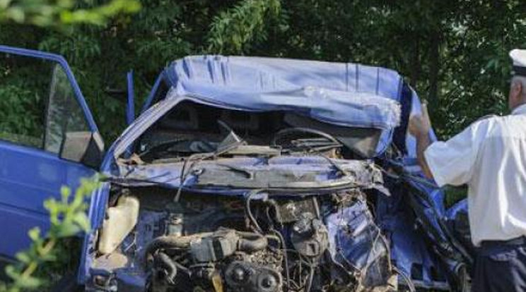 Balesetben meghalt egy teherautó-vezető Debrecennél