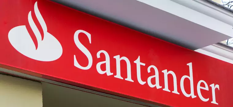 Santander przez pomyłkę przesłał ponad 700 mln zł na konta