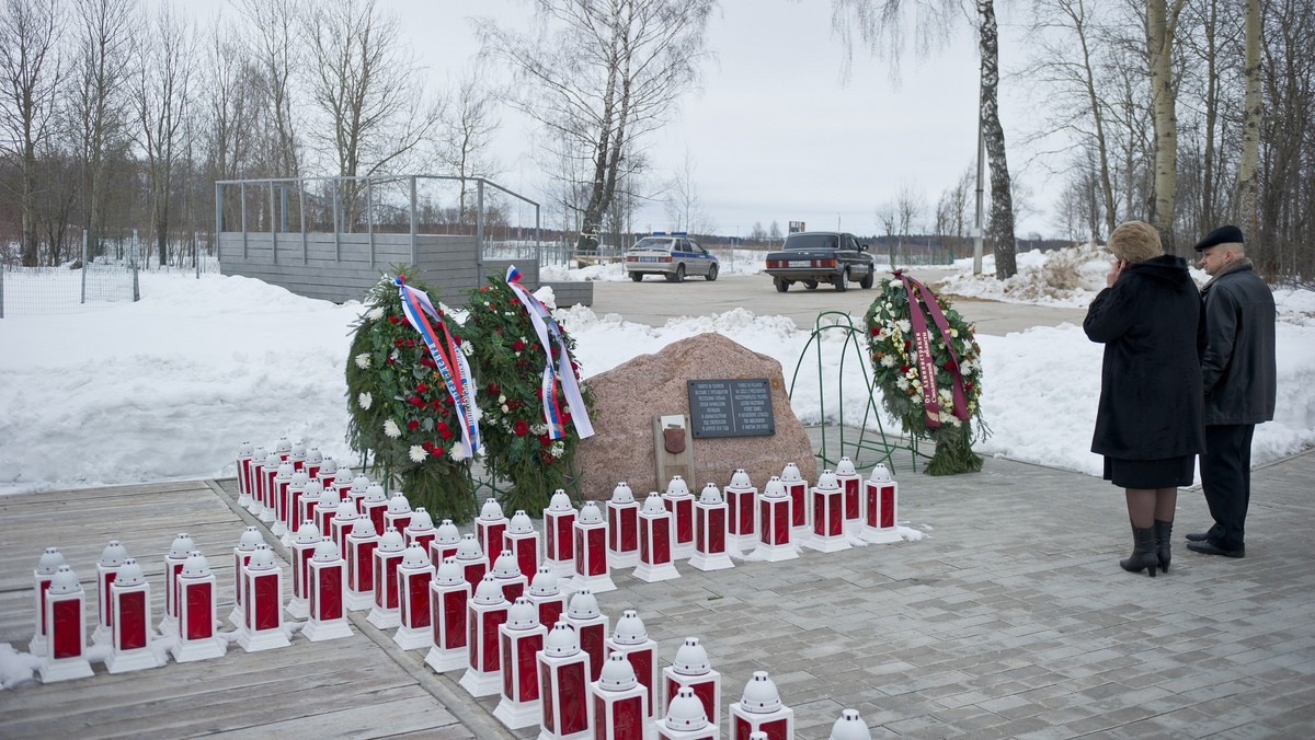 W Smoleńsku, w miejscu, gdzie 10 kwietnia 2010 roku rozbił się prezydencki samolot Tu-154M, odbyły się uroczystości rocznicowe upamiętniające ofiary tej katastrofy. W obchodach brał także udział przewodniczący Dumy Państwowej, niższej izby rosyjskiego parlamentu, Siergiej Naryszkin. Symboliczne wskazano też miejsce pod budowę pomnika ku czci ofiar katastrofy.