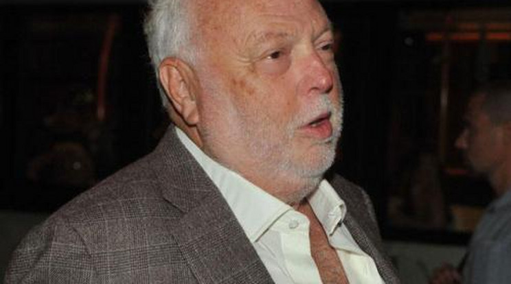 Andy Vajna ingyen dolgozik