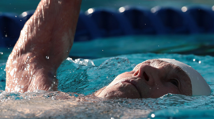 Bánki Horváth Béla 
7:48:35 perc alatt úszta le 
a 200 métert háton. Nem 
volt kihívója a korosztályában/Fotó:Isza Ferenc