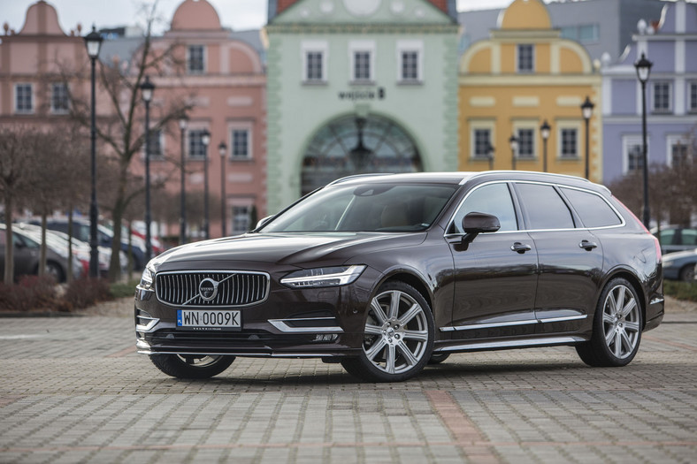 Volvo V90 D5 AWD - pięć metrów dobrego stylu