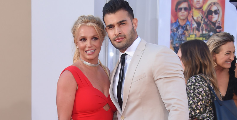 Britney Spears i Sam Asghari już po rozwodzie. Podzielili się opieką nad... pięcioma psami