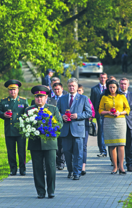 Petro Poroszenko oddał w stolicy hołd ofiarom rzezi wołyńskiej