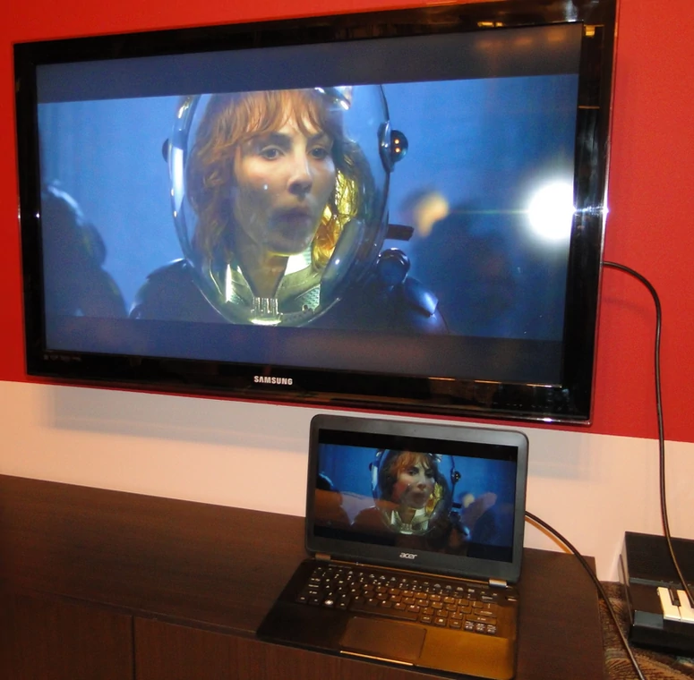 Acer Aspire S5 jako centrum multimedialne - tu: streaming najnowszego trailera filmu Prometeusz