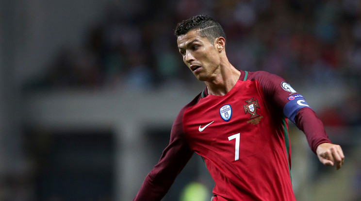 Cristiano Ronaldo a futballpályán nem kíméli magát, nem foglalkozik a sérülésveszéllyel /Fotó AFP