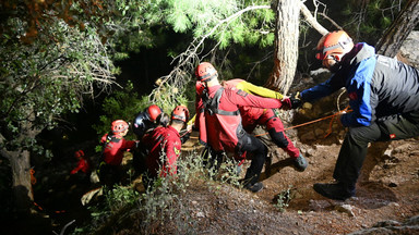 Katastrofa w tureckim kurorcie, pasażerowie kolejki linowej wypadli na skały. Zakończono akcję ratunkową