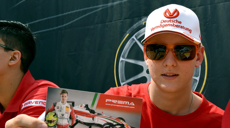 Mick Schumacher két futamot is nyert a hétvégén /Fotó: AFP