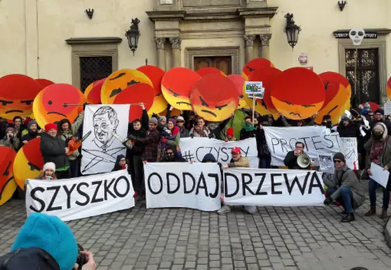 2 tys. na Facebooku, 200 osób na ulicach. Czysty protest pokazał, że w sieci kreujemy lepszych siebie