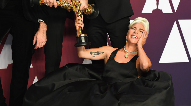 Lady Gaga a legjobb betétdalnak járó elismerést nyerte el. Örömkönyekben tört ki, mikor megtudta, hogy nyert / Fotó: GettyImages