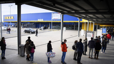 IKEA zaczęła sprawdzać certyfikaty covidowe. Nieszczepieni stoją w kolejkach