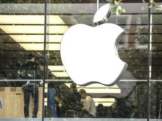 FBI prosiło Apple o pomoc w odblokowaniu telefonów również wcześniej – poprzednio w 2016 roku. Wówczas federalni potrzebowali danych z iPhone’a 5C należącego do sprawcy strzelaniny w San Bernardino. Firma Apple odmówiła, ale służby i tak odblokowały telefon dzięki pomocy podmiotu zewnętrznego. 