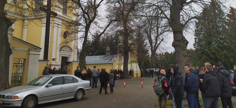 Śmierć 21-latka postrzelonego przez policjanta. Przesłuchano bliskich ofiary - funkcjonariusza nadal nie