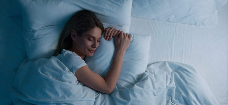 "To mit, że osoby śpiące długo są 'przegrywami'". Prof. Ingo Fietze broni prawa do wysypiania się