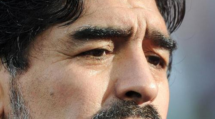 Maradona feljelentette a barátnőjét