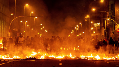 Hiszpania: Protesty zwolenników niepodległości Katalonii. Starcia z policją