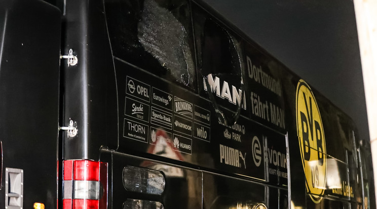 A meccsre induló dortmundi busz mellett három bomba robbant, egy focista sérült meg könnyebben/Fotó:Europress-Getty Images