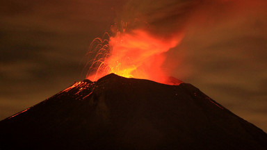 Amerykańskie linie lotnicze odwołały loty do Meksyku z powodu wulkanu