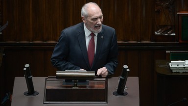 Macierewicz nie odpuszcza, MON nie ma wątpliwości. "Likwidacja podkomisji smoleńskiej jest faktem prawnym"