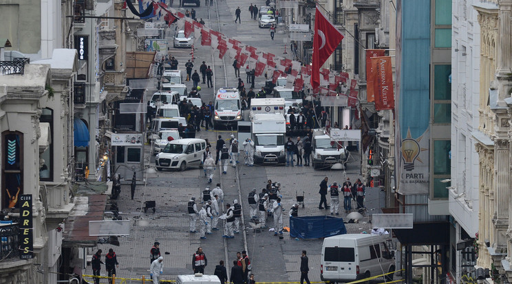 Isztambul egyik forgalmas sétálóutcájában robbantotta fel magát egy merénylő /Fotó: AFP