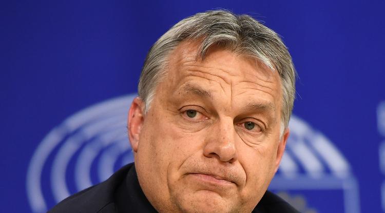 Mit lép most Orbán?