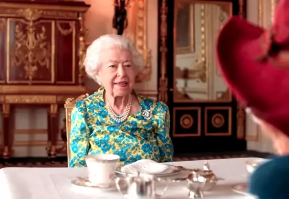 Dzięki Paddingtonowi wiemy, co Królowa trzyma w torebce. Uroczy spot na Platynowy Jubileusz