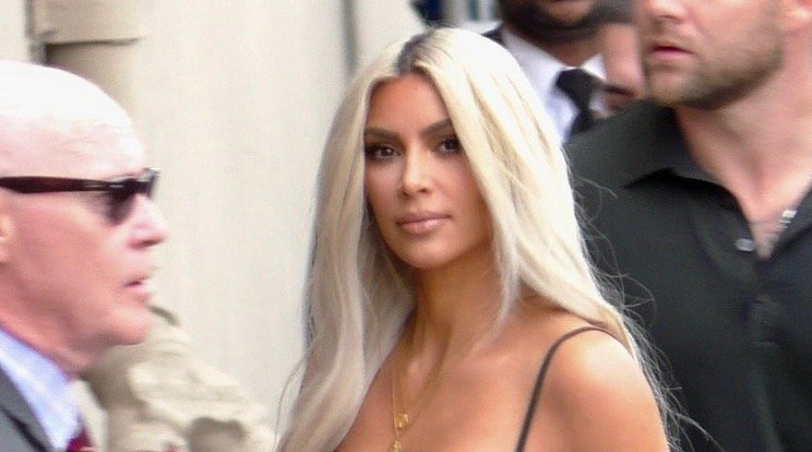 Szenzációsan festett Kim Kardashian / Fotó: Profimedia-Reddot
