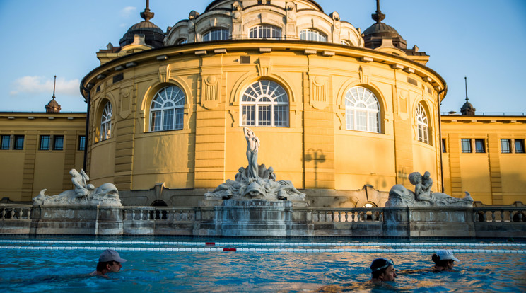 A Széchenyi gyógyfürdőbe 1,5 millióan látogattak el a tavalyi évben /Fotó: MTI-Balogh Zoltán