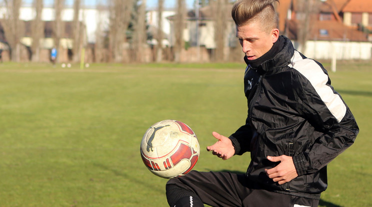 Az Újpest egykori focistája súlyos sérülése után újra labdával edzett /Fotó: RAS Archívum